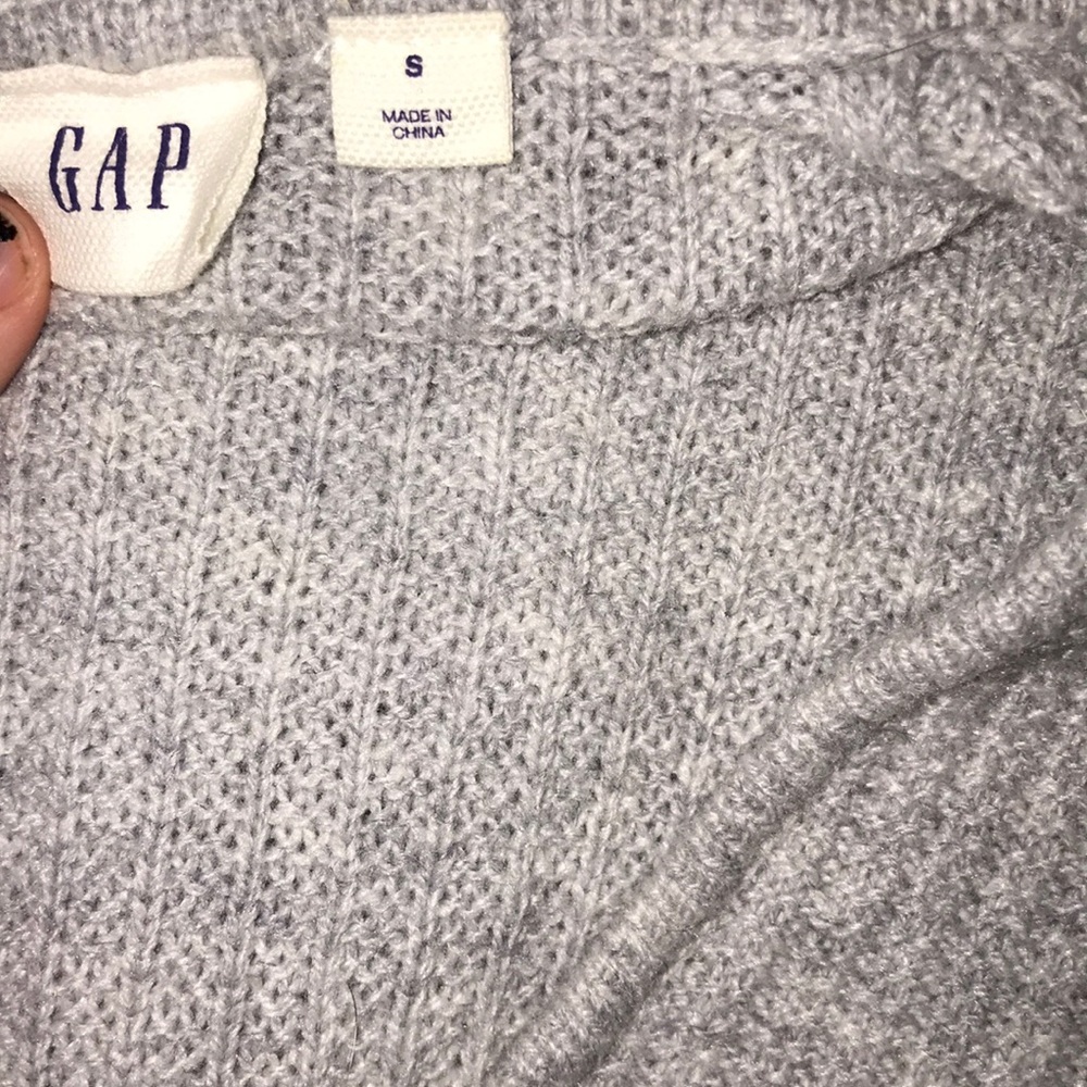 gray gap sweater - Picture 2 of 2